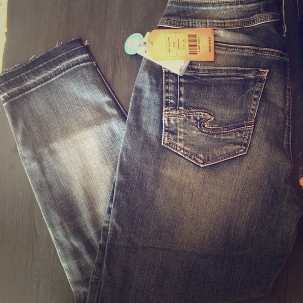 NWT Silver Jeans 👖 Avery Skinny Crop 28 & 29